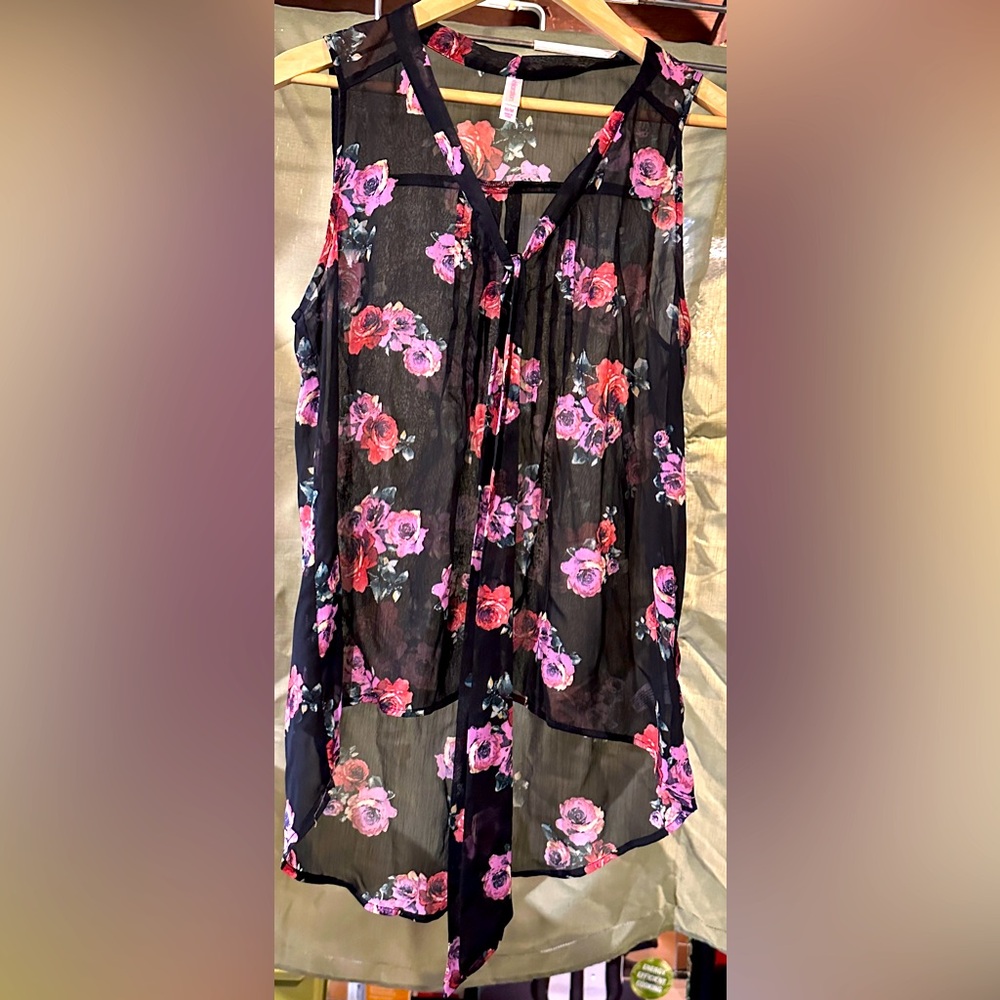 Xhilaration sleeveless sheer floral blouse